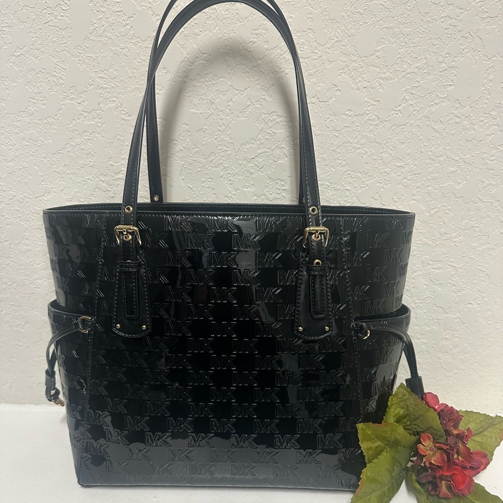 Michael Kors Purse - Picture 6 of 10